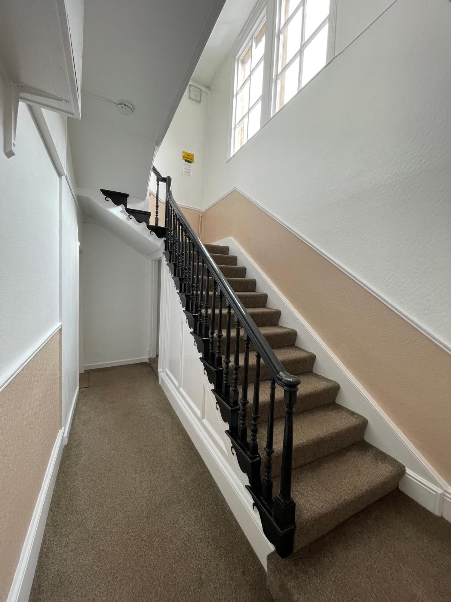 Stay In Yeovil Town Centre, Large 2 Bd Apt With Parking, Sleeps 4 Eksteriør bilde