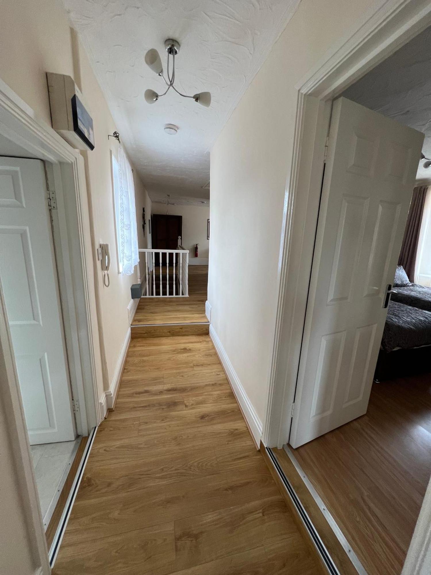 Stay In Yeovil Town Centre, Large 2 Bd Apt With Parking, Sleeps 4 Eksteriør bilde