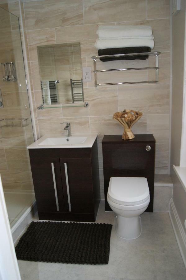 Stay In Yeovil Town Centre, Large 2 Bd Apt With Parking, Sleeps 4 Eksteriør bilde